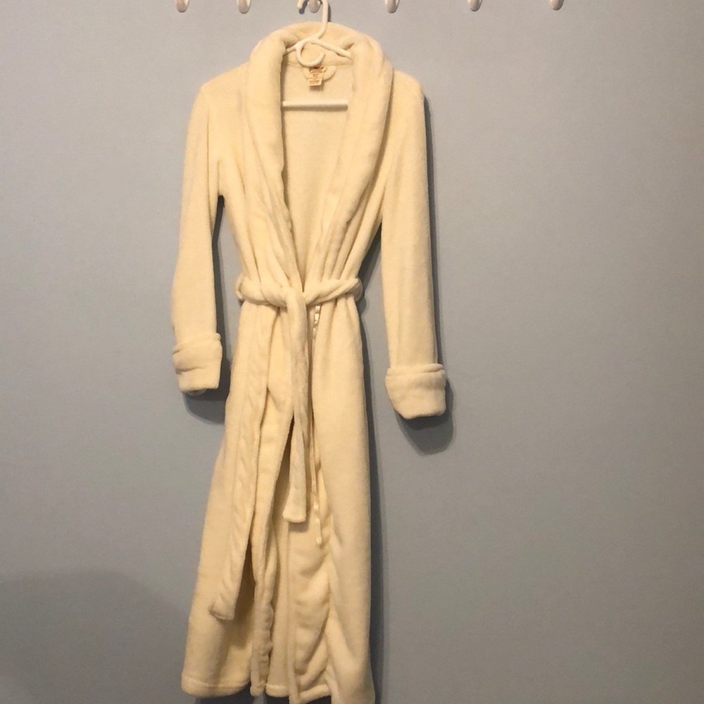 Faded Glory White Soft Bathrobe